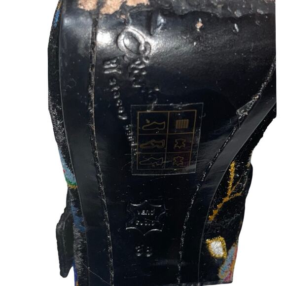 Alice + Olivia Black Velvet Floral Embroidered Platform Heels    Size: 38M US 8 - Picture 8 of 8